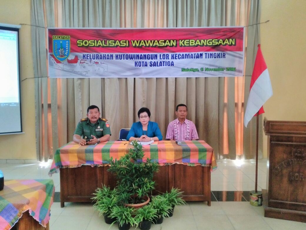 Danramil 16/Tingkir Kapten Inf Joko Suparwan Memberikan Materi Wawasan Kebangsaan Kepada Warga Kecam